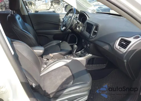 2019 Jeep Compass Latitude 4X4 from USA, damaged, VIN 3C4NJDBB8KT813911